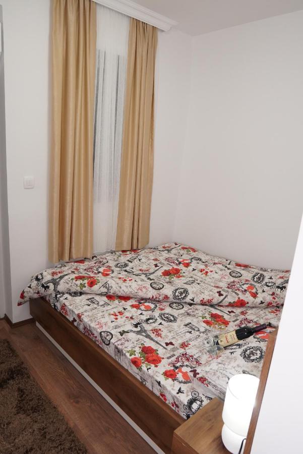 Apartments Manitovac M Niksic Exterior photo